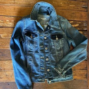 LEVI’s denim jacket